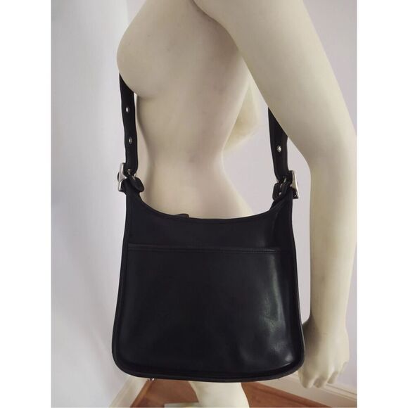 ✨Coach Vintage Small Black Slim Duffle Sac✨ - Picture 1 of 12